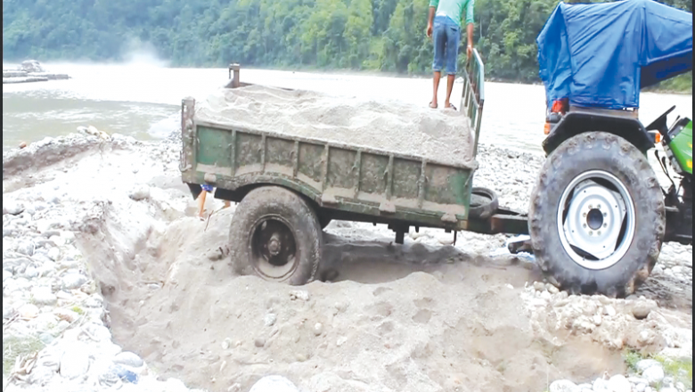 काठमाडौँ उपत्यकामै पटके कर लगाएर नदी दोहन